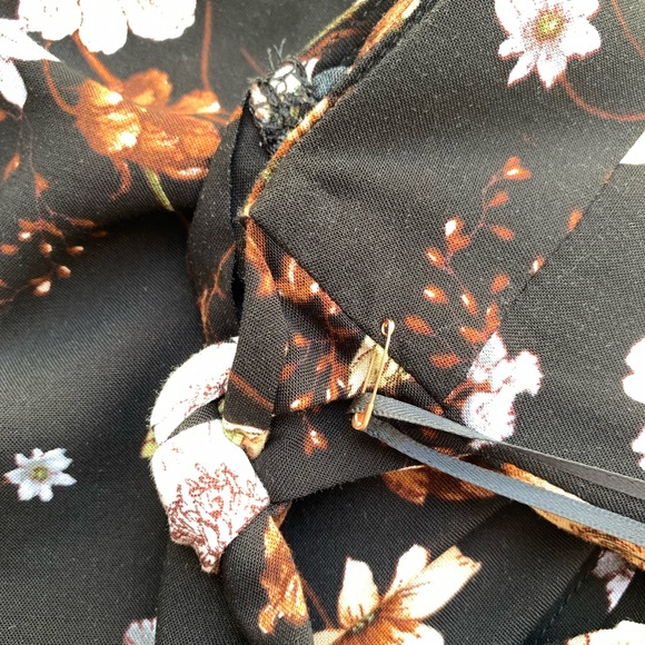 Sage The Label Route 81 Dark Floral Mini Skirt - Picture 6 of 8